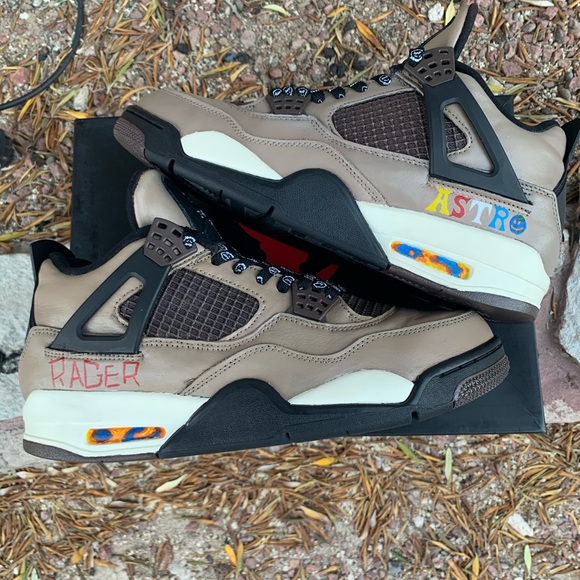 Size 10.5 - Picture 1 of 5